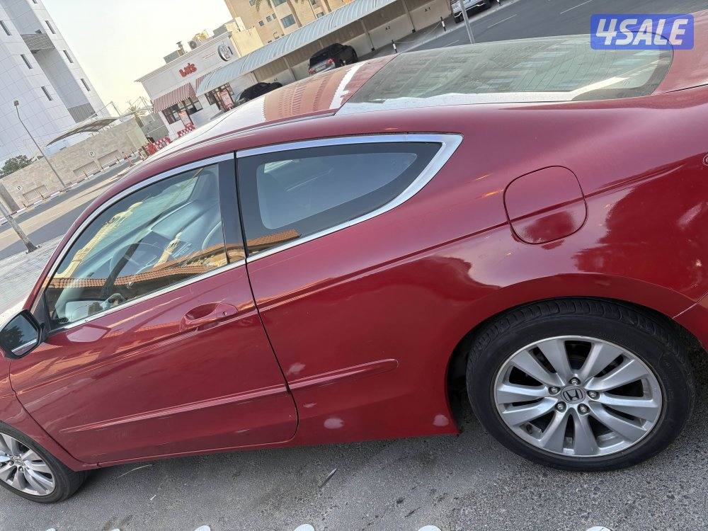 هوندا اكورد كوبيه 4 سلندر فتحه بالسقف شبه جديده تأمين جديد4