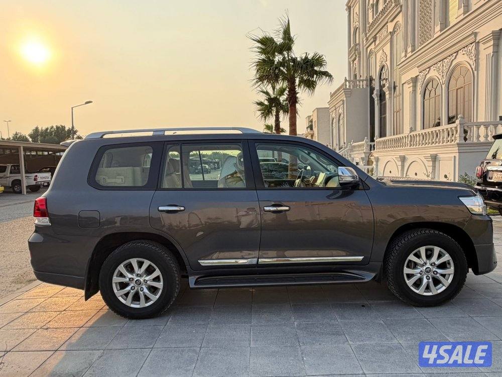 للبيع موديل 2016 شرط الفحص عداد 94 وارد وكاله3