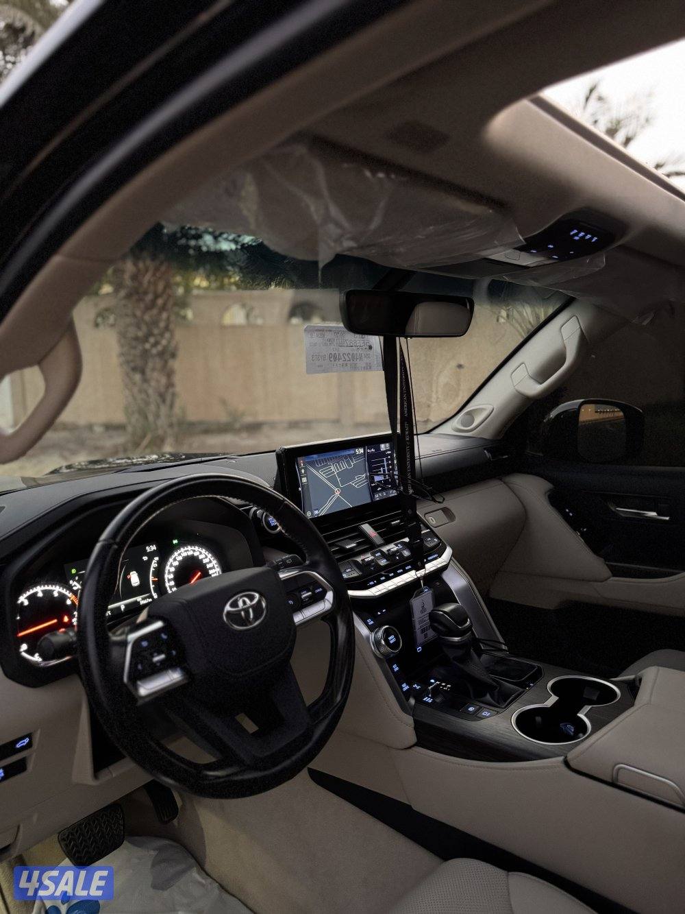 لاند كروزر 2022 VX صبغ الوكاله عداد 40 الف4