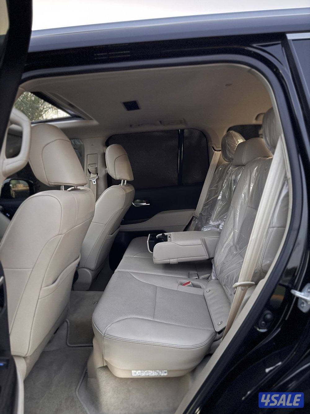 لاند كروزر 2022 VX صبغ الوكاله عداد 40 الف6