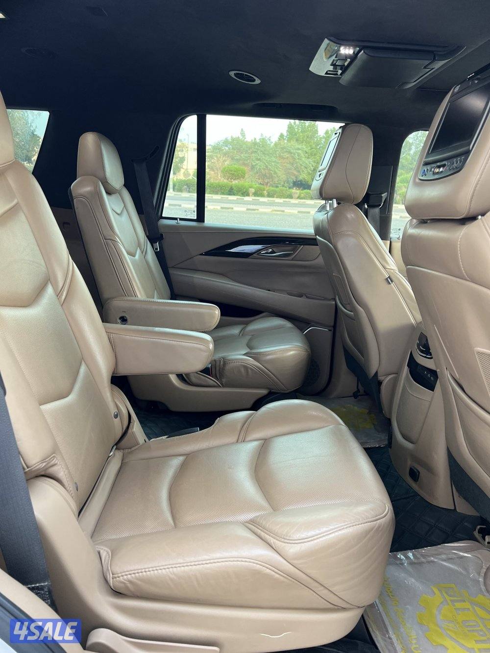 للبيع اسكاليد( بلاتنيوم )وارد الغانم5