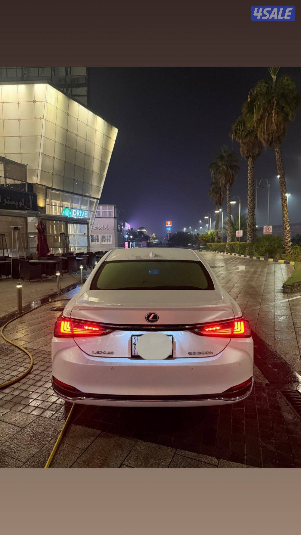 للبيع لكزس ES300 ماشيه 38 موديل 20233