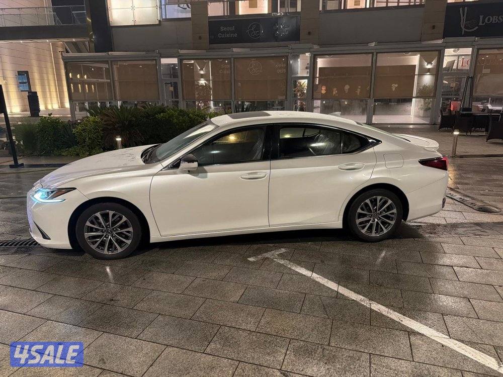 للبيع لكزس ES300 ماشيه 38 موديل 20237