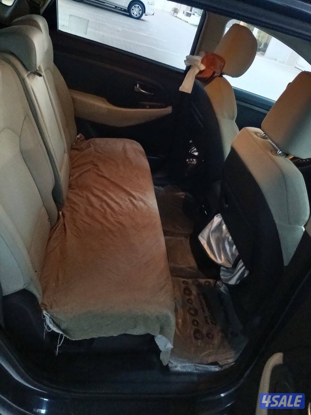 كيا كارينز بحاله ممتازه عداد ٦٦ الف فقط2