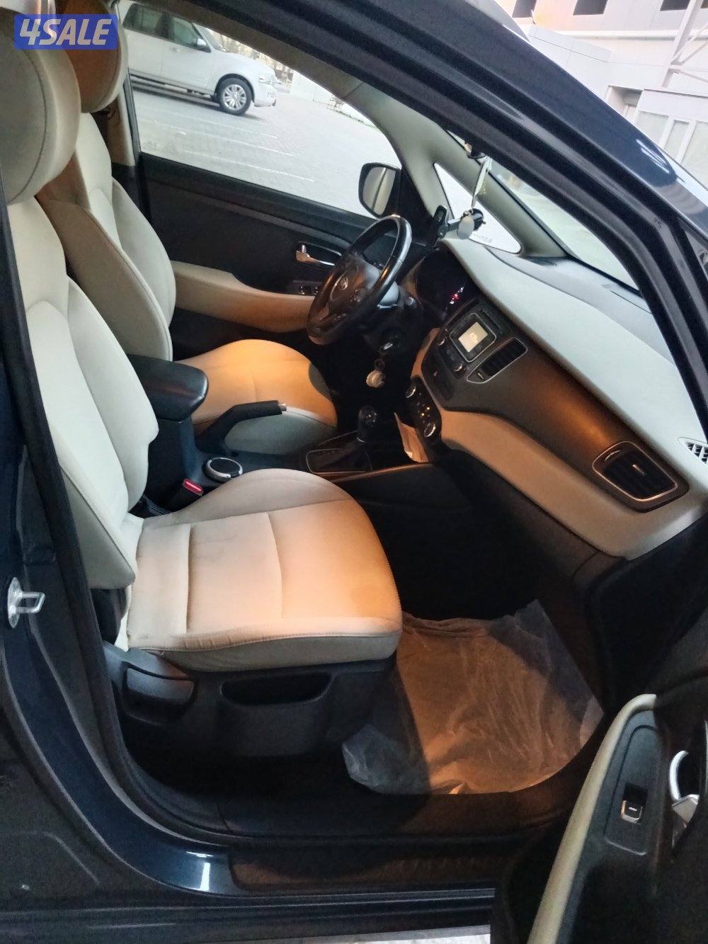 كيا كارينز بحاله ممتازه عداد ٦٦ الف فقط3