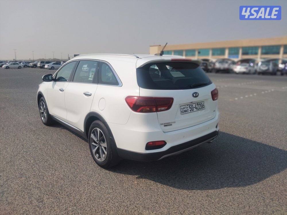 كيا سورينتو ٢٠١٨ ابيض ٦ سلندر ٧ راكب عداد ٥٤ الف صبغ الوكاله جديده2
