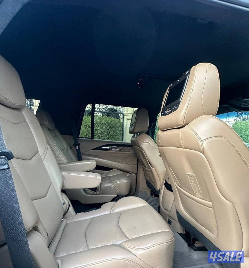 اسكاليد بلاتينيوم موديل 2019 اعلى درجه عداد قليل صبغ الوكاله ✔️10