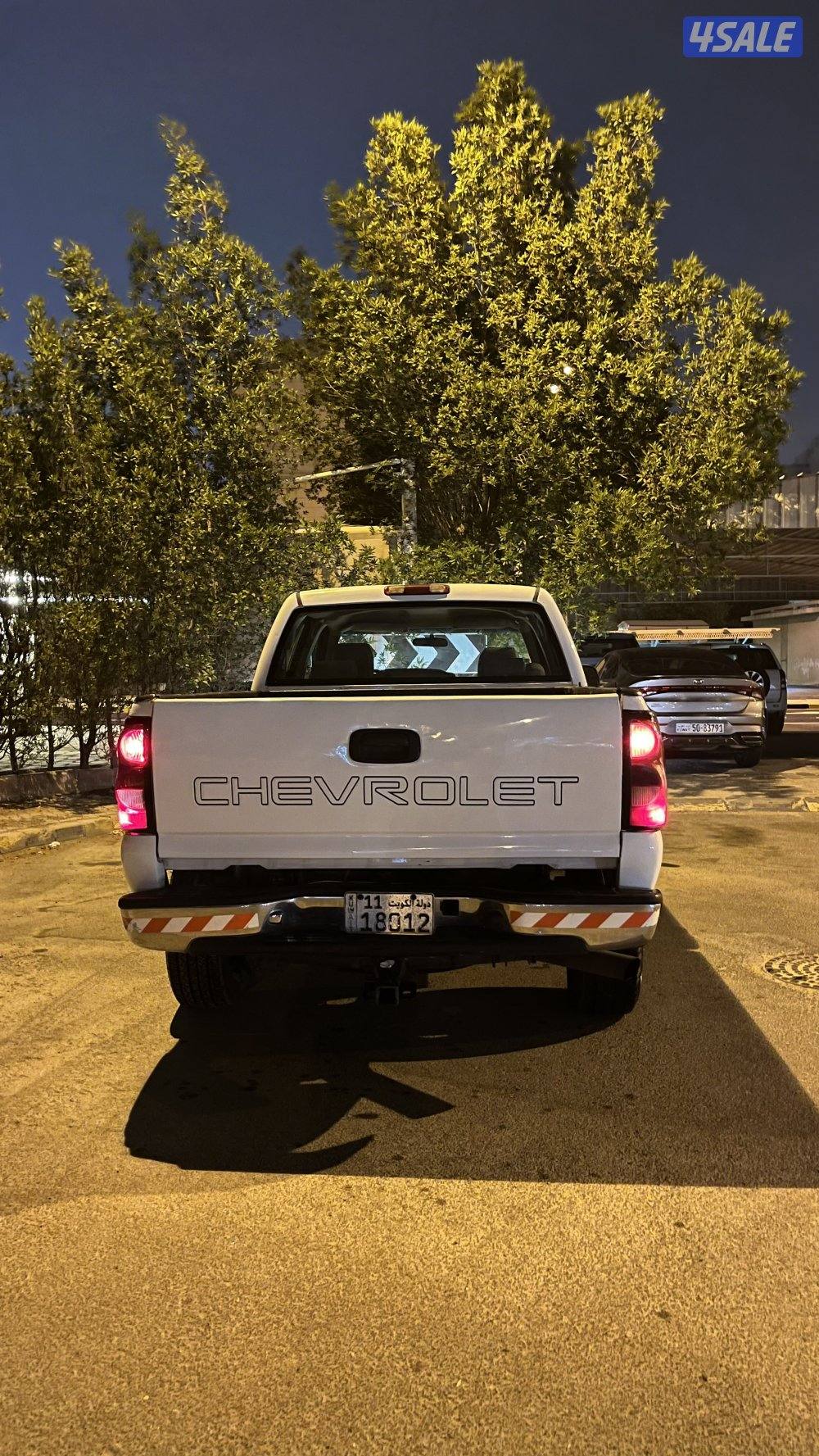 للبيع وانيت ٢٠٠٦ ماشي ٣٣٠ السعر 1000 غير قابل للمساومه1