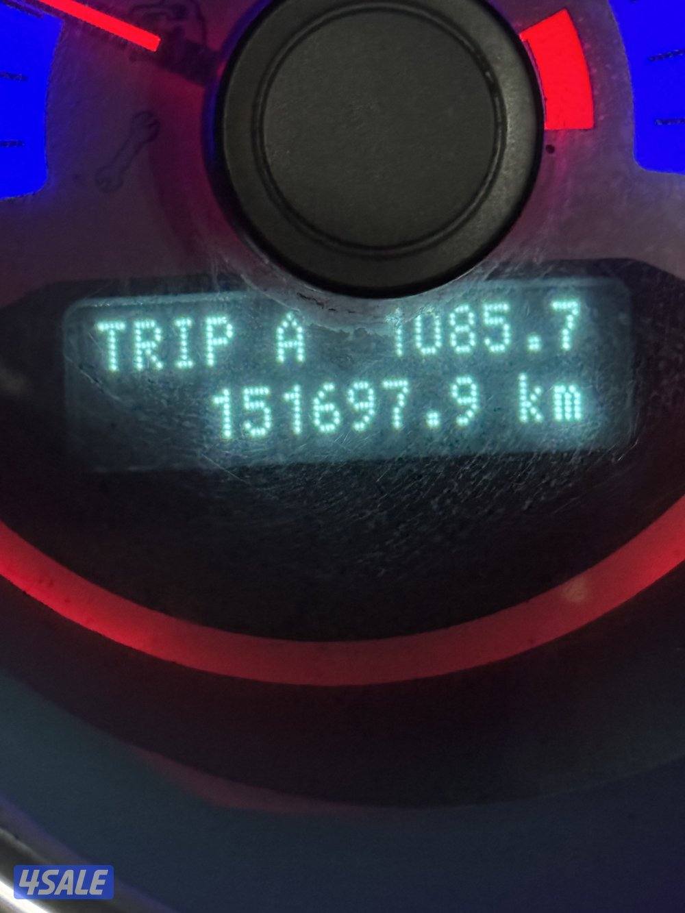 للبيع موديل 2012 قير عادي9