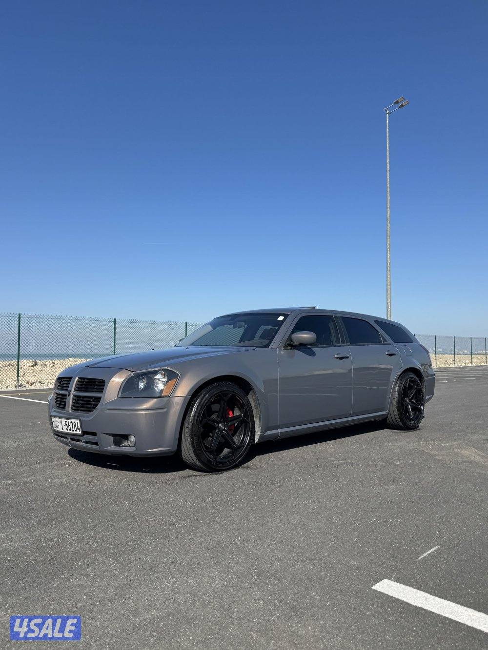 dodge magnum 2005 RT5