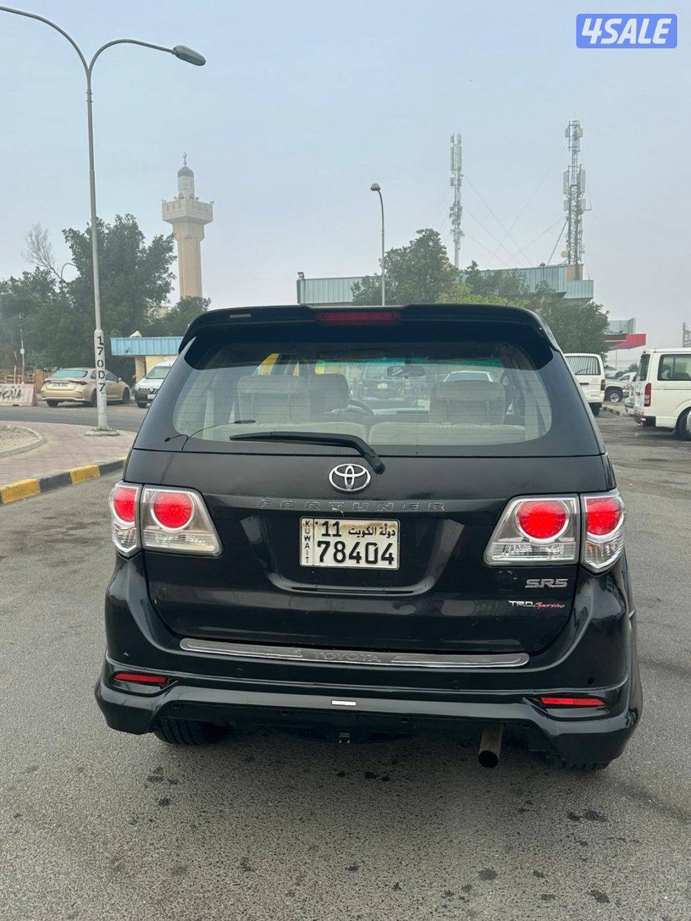 فورتنر 4 سلندر وكالة بالكامل للبيع9