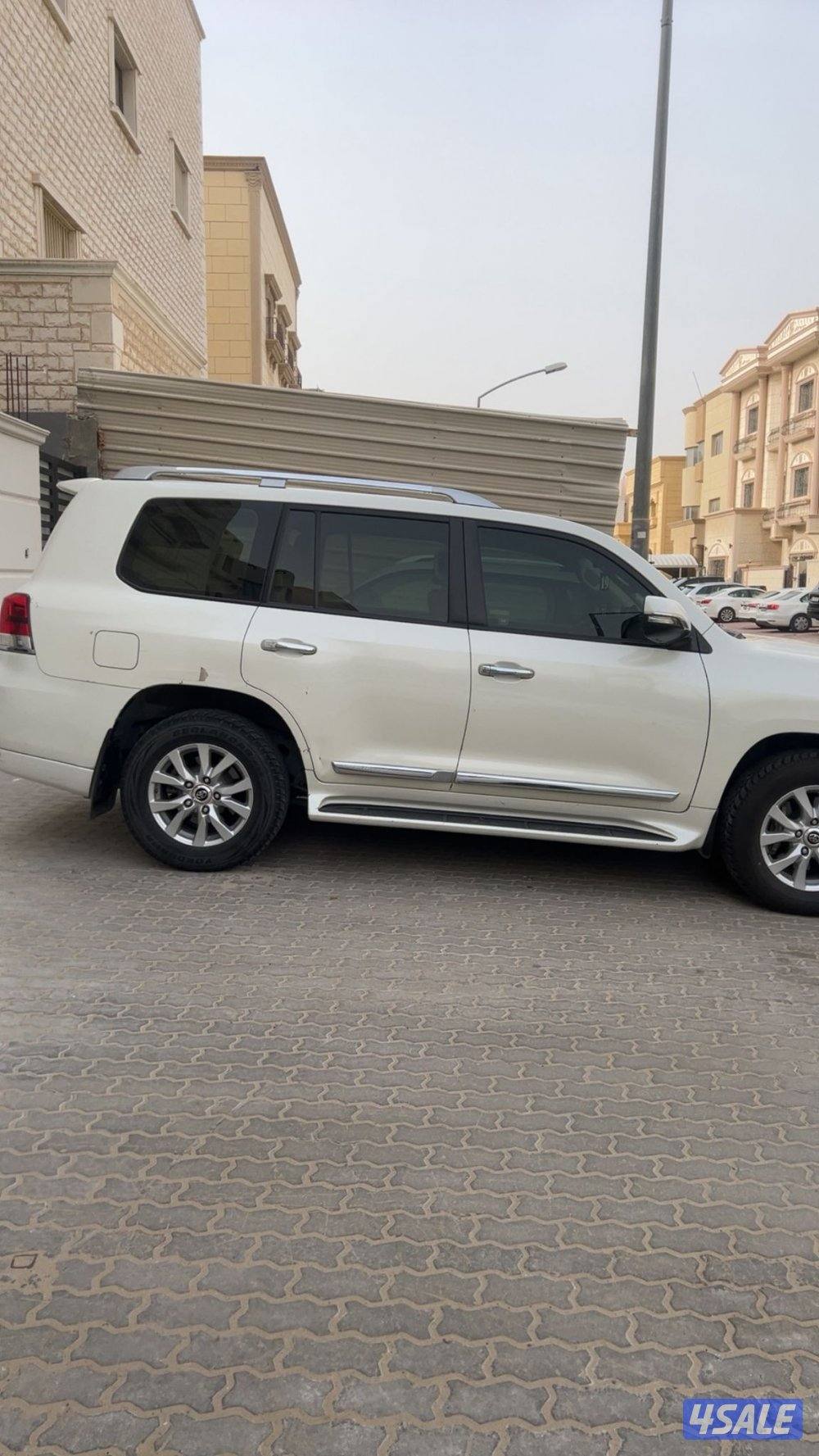 للبيع لاندكروز ٢٠١٨ شرط الفحص1