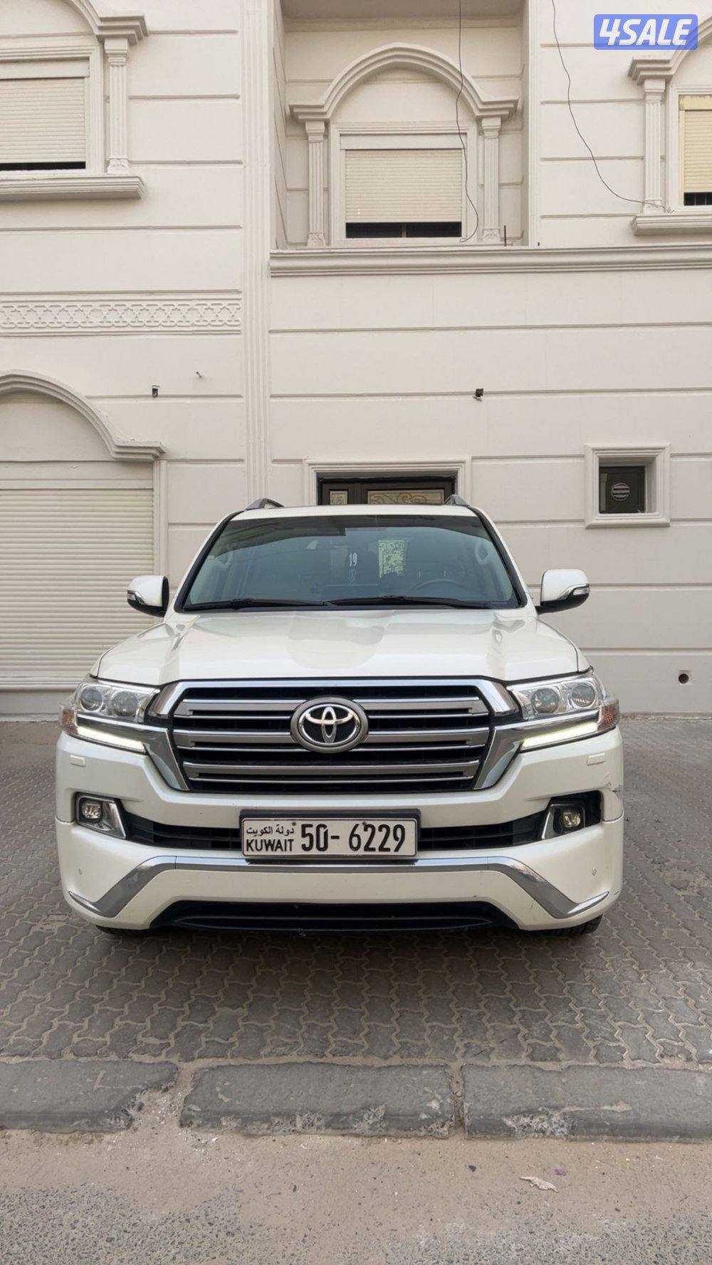 للبيع لاندكروز ٢٠١٨ شرط الفحص3