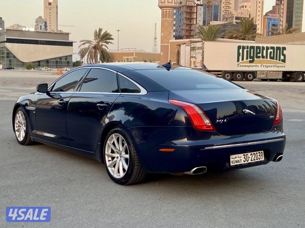 جاكوار XJ موديل 2013 عداد /116 الف كم فقط3