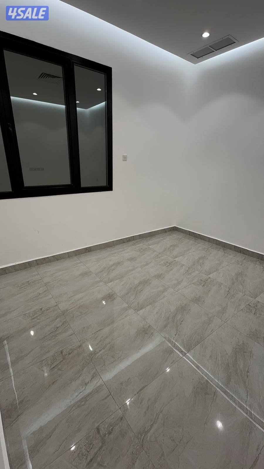 للبيع فيلا في المنقف0