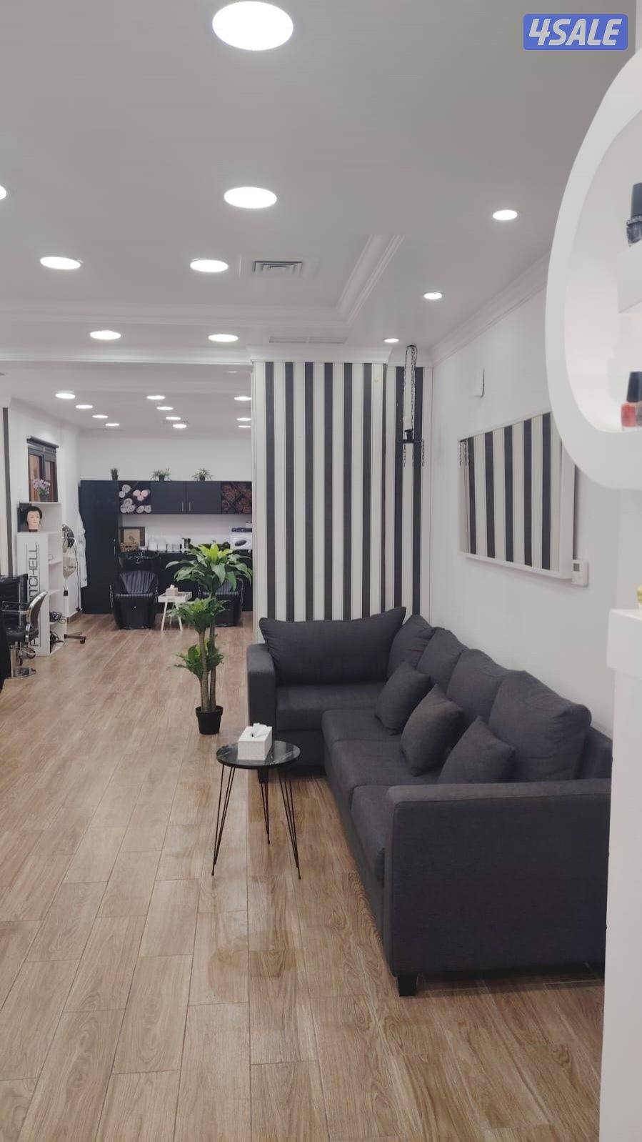 للبيع صالون نسائى +رخصة7