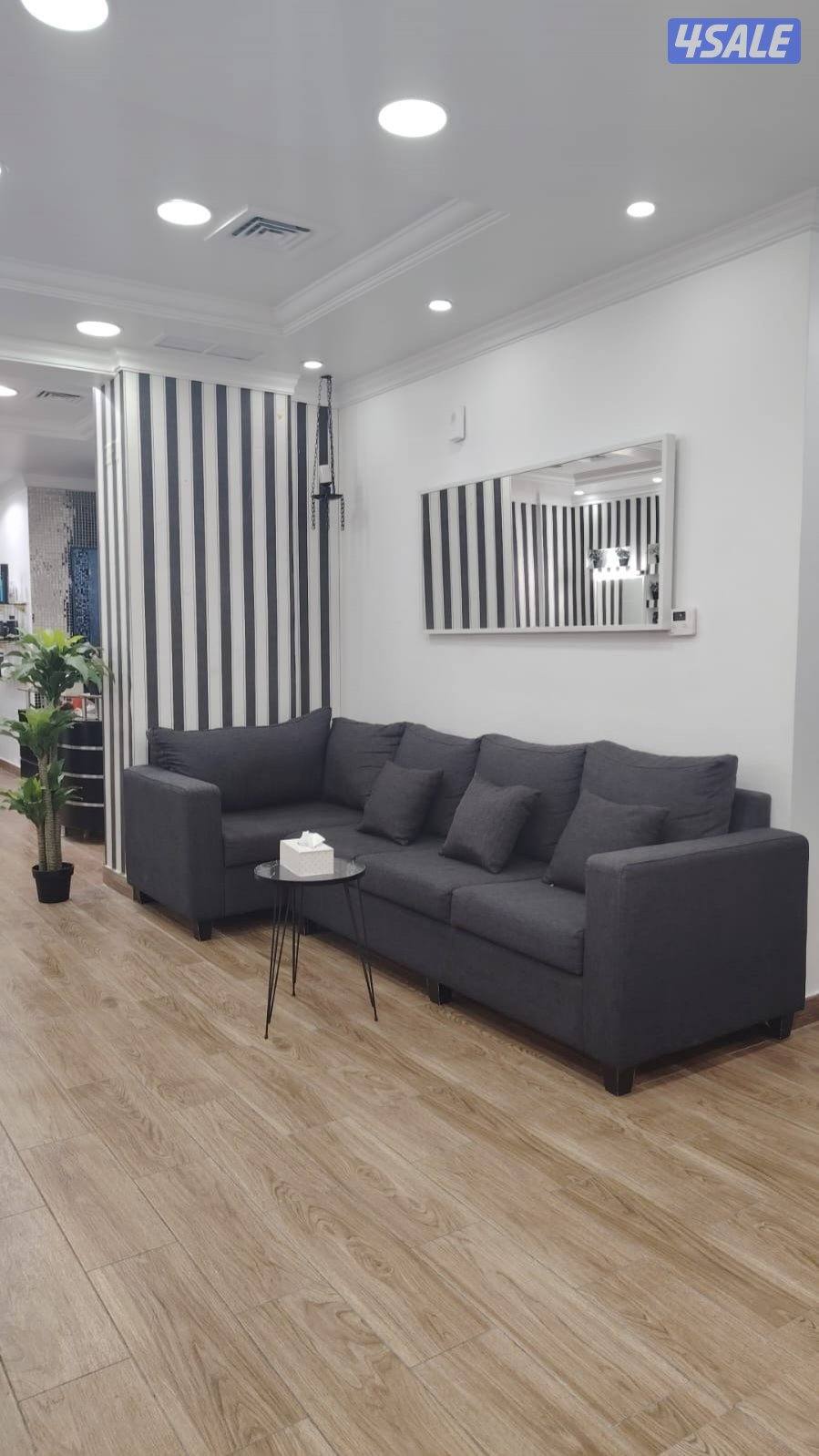 للبيع صالون نسائى +رخصة11