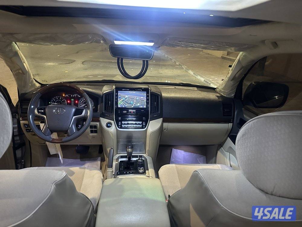 للبيع لاند كروزر موديل 20171