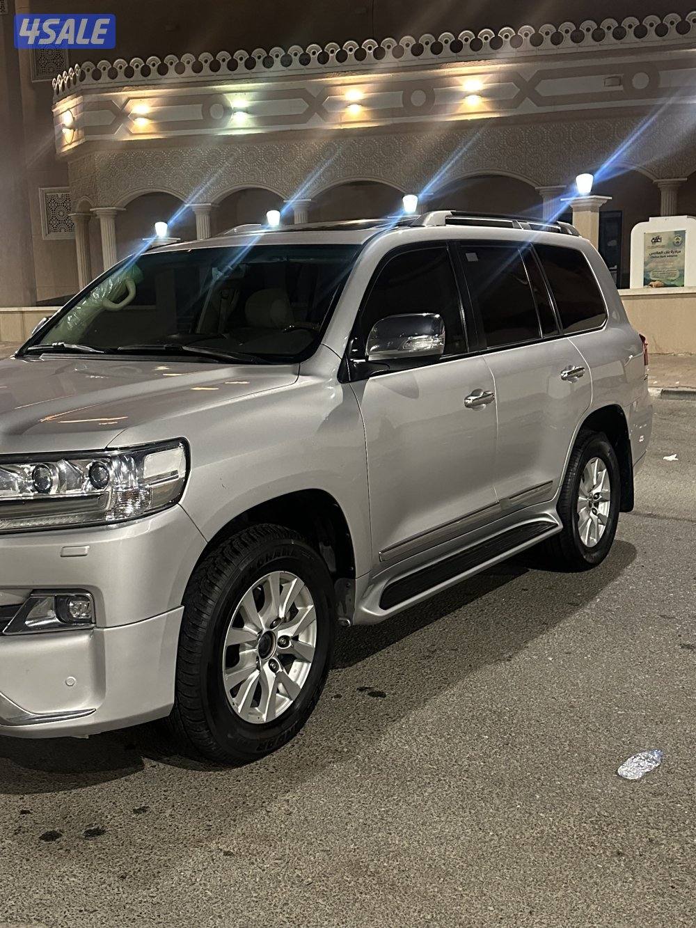 للبيع لاند كروزر موديل 20175