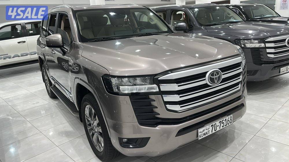 تويوتا لاندكروزر 20233