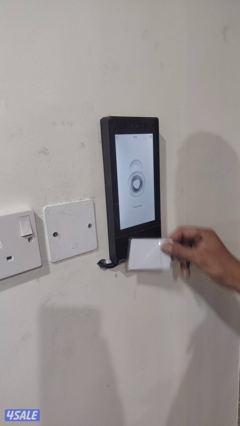 كاميرات انترنت بدالة انتركم سماعات سقف بصمه حضور جميع المناطق14