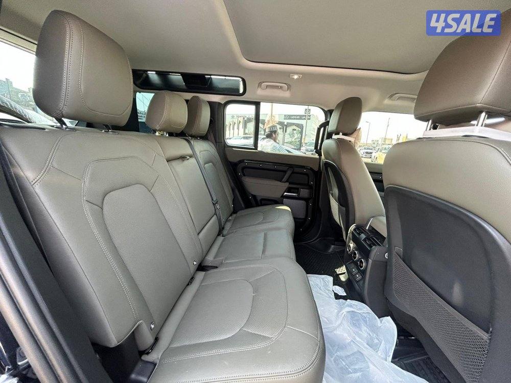 لاند روفر ديفندر 110-V6 موديل 20234