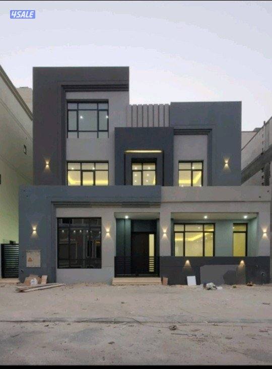 للبيع بيت بالمطلاع N10  قطعة 3  دورين ونص0