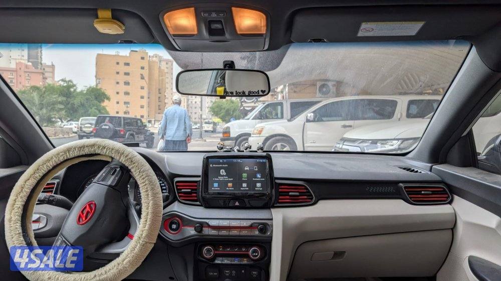 Hyundai Veloster 2020 full option5