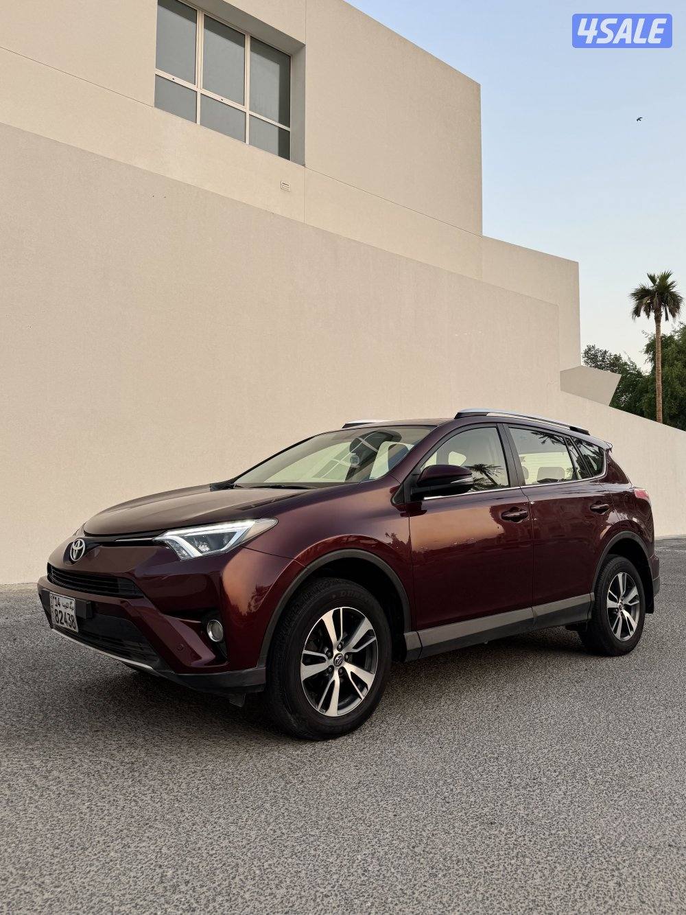 تويوتا راف فور كامل المواصفات عداد 135 الف فقط1