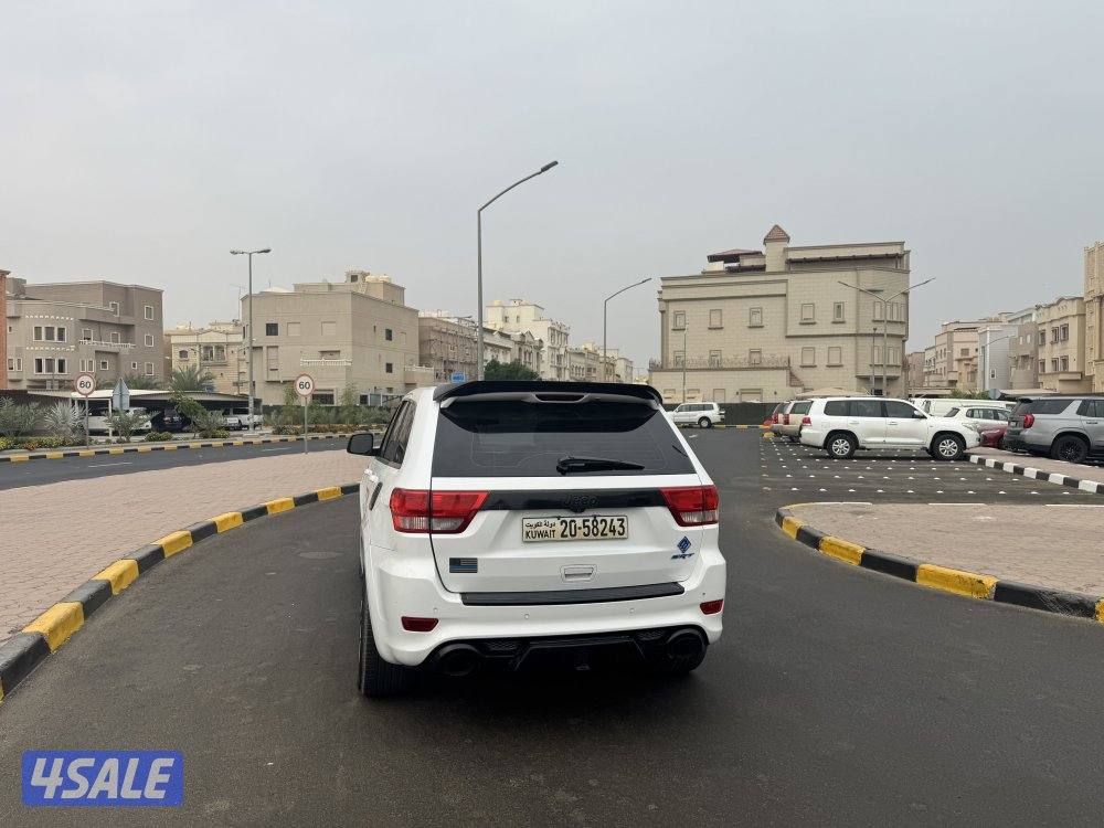 للبيع قراند شروكي SRt8 20133