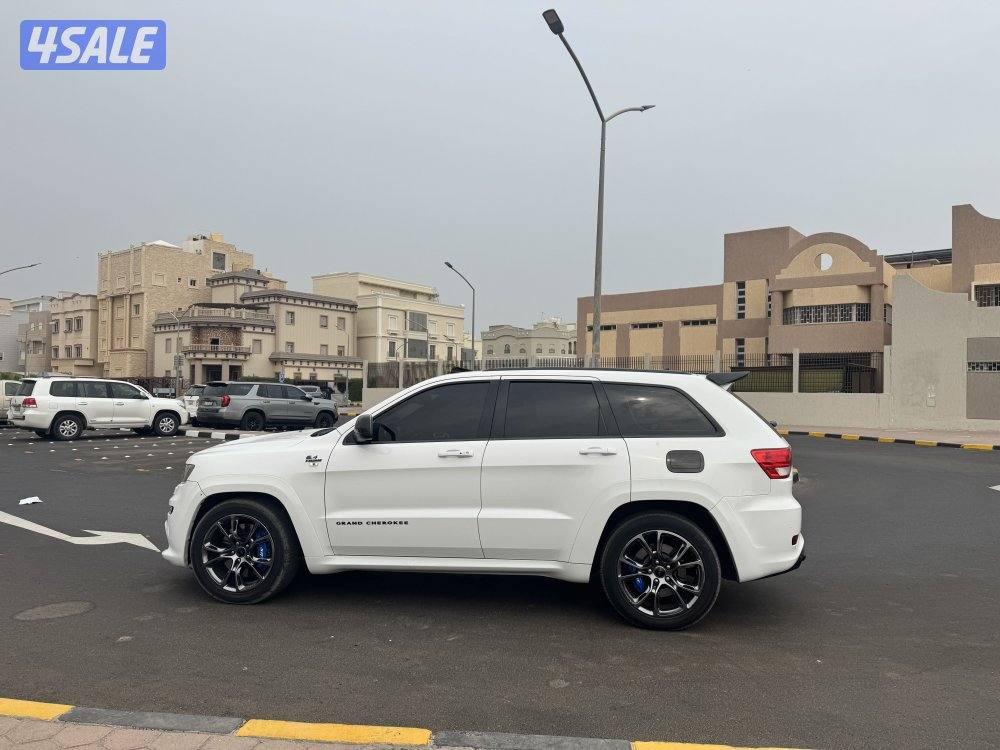 للبيع قراند شروكي SRt8 20134