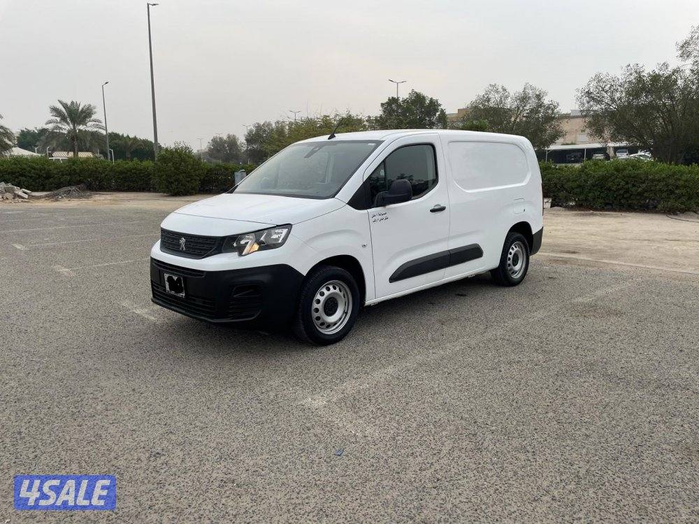 بيجو بارتنر 202314