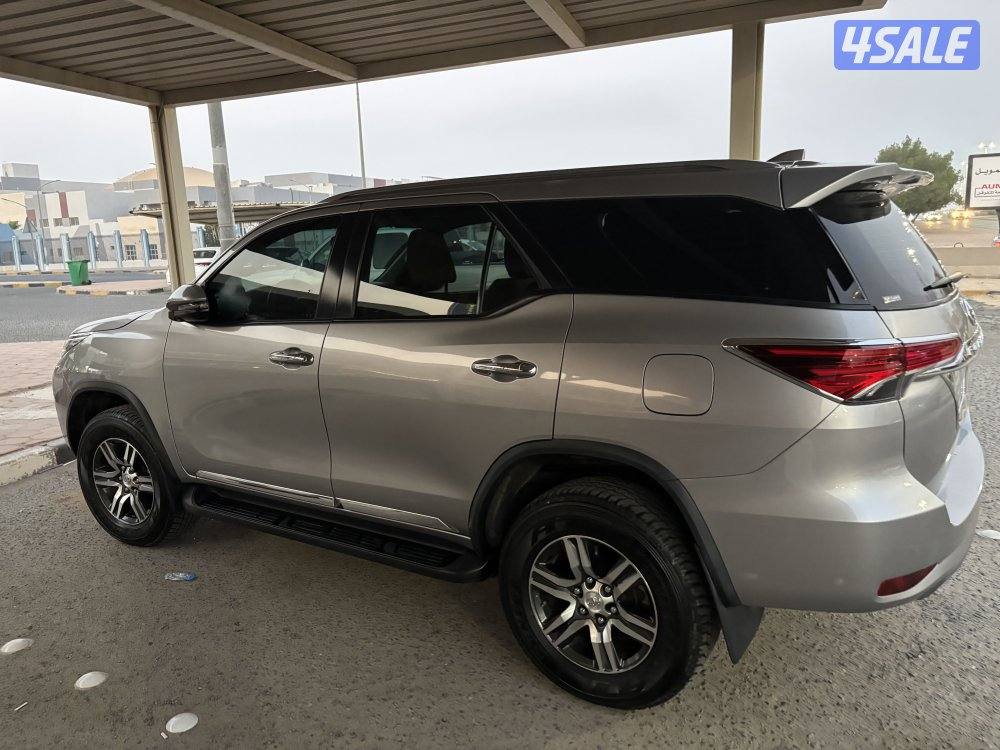 للبيع تويوتا فورتنر موديل ٢٠٢٣ ماشي ٤٧ الف3