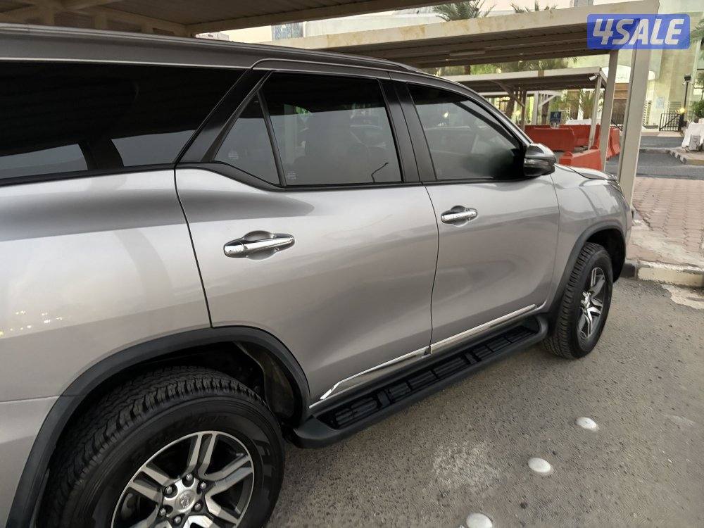 للبيع تويوتا فورتنر موديل ٢٠٢٣ ماشي ٤٧ الف2