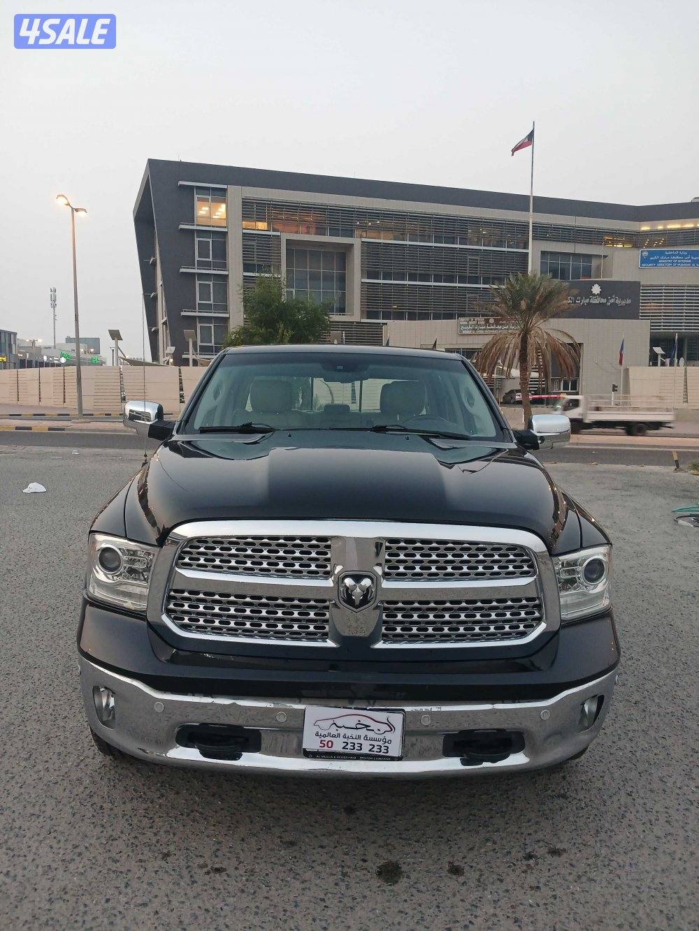 وانيت دودج لارامي موديل 2018 دبل قير1