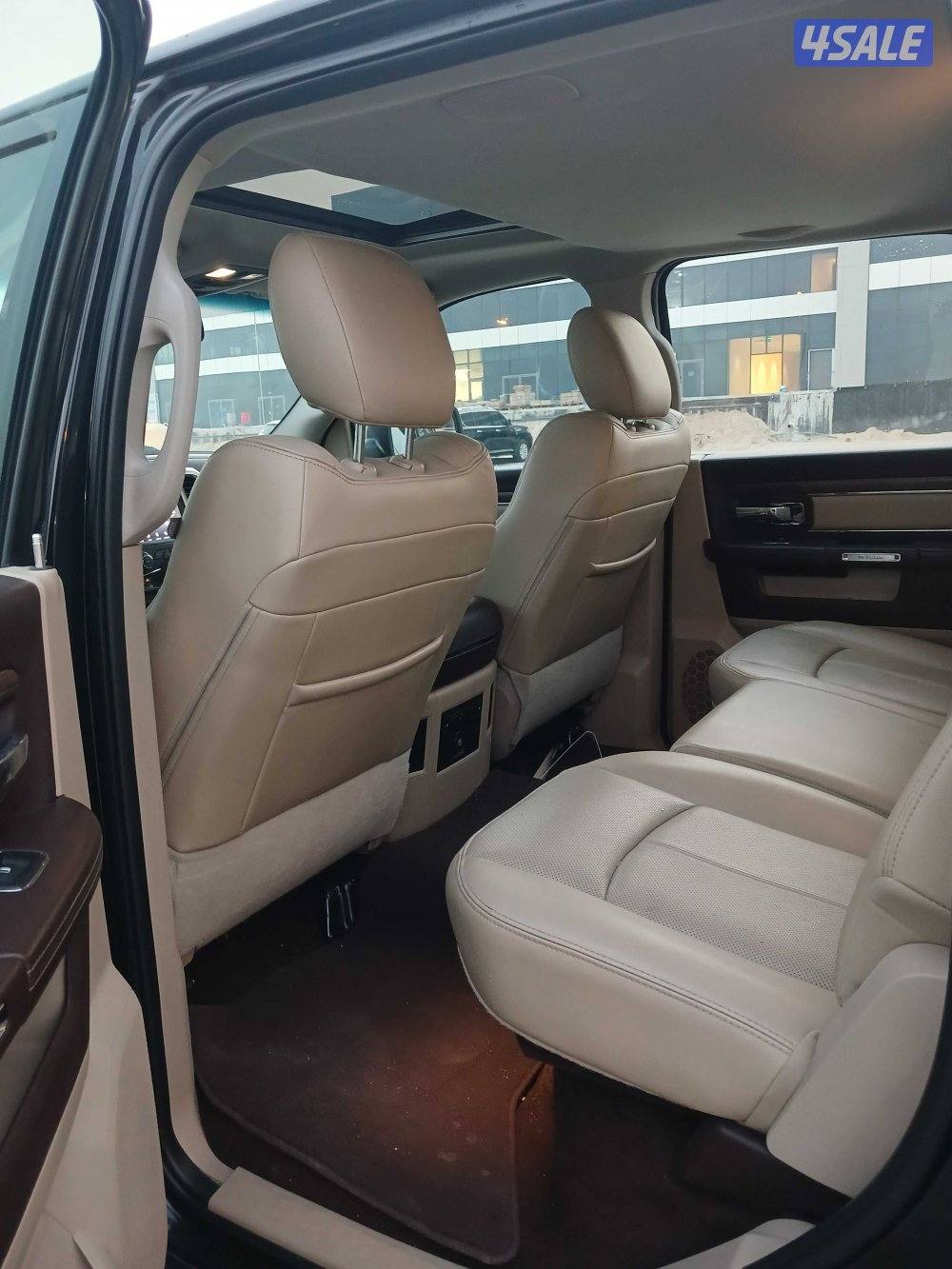 وانيت دودج لارامي موديل 2018 دبل قير10