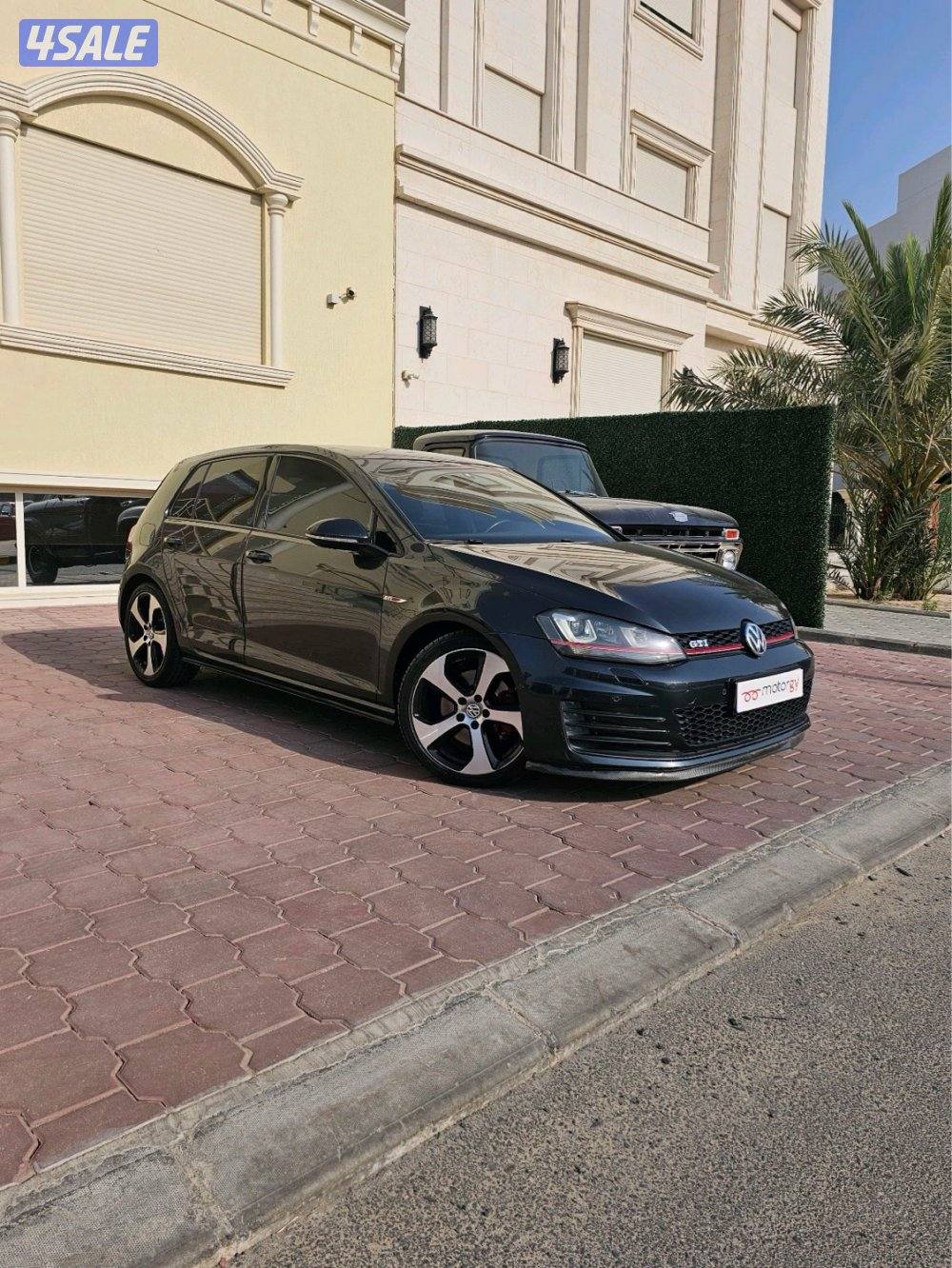 Volkswagen golf GTI0