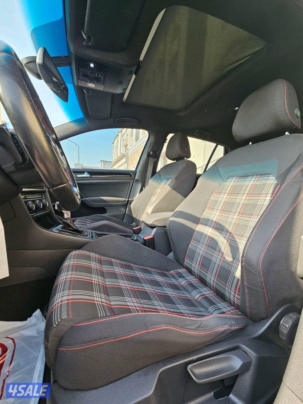 Volkswagen golf GTI4