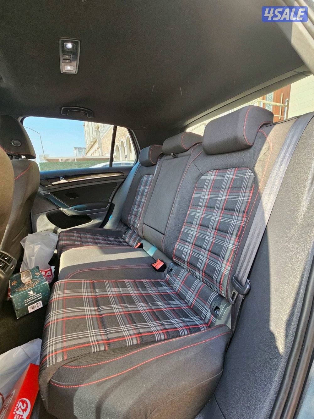 Volkswagen golf GTI7