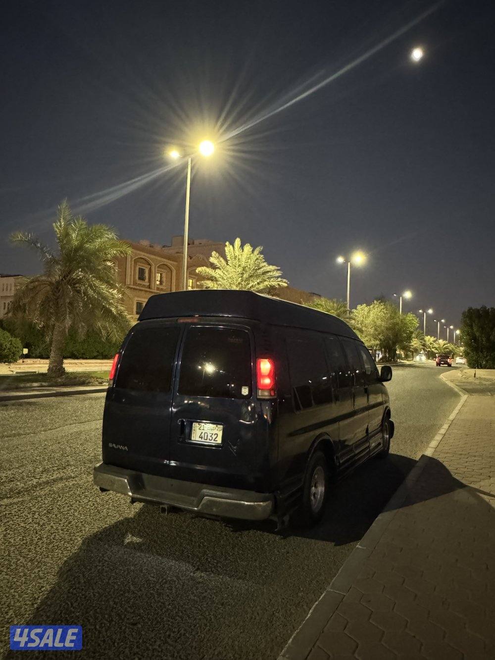 2000 فان سقف عالي3