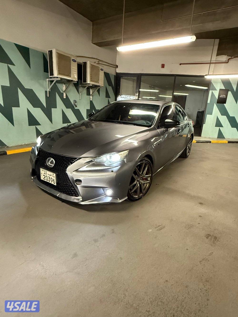 لكزسIS350 F-SPORT0