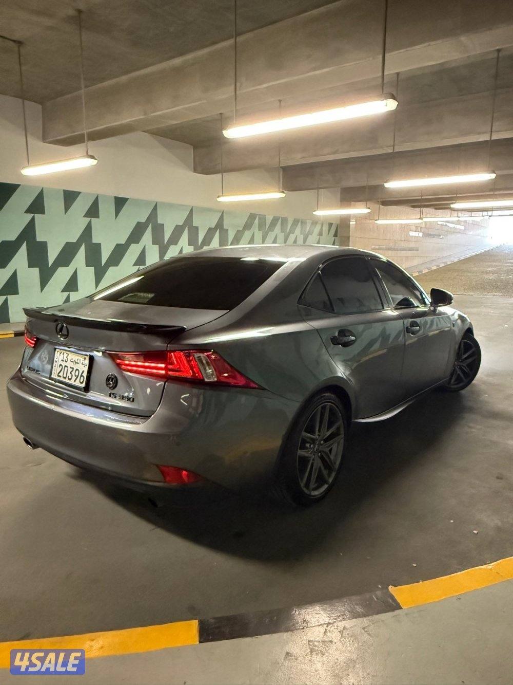 لكزسIS350 F-SPORT4