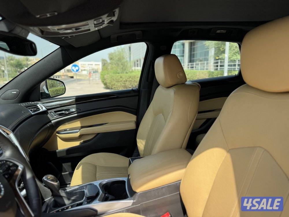 للبيع : جيب كاديلاك : موديل 20133