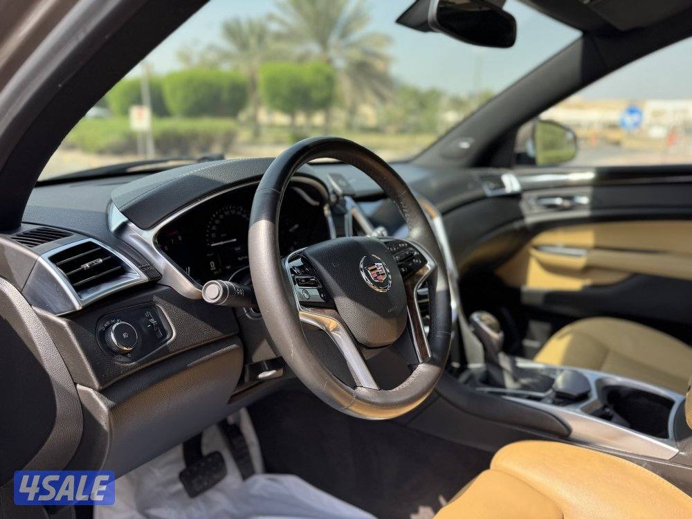 للبيع : جيب كاديلاك : موديل 20136