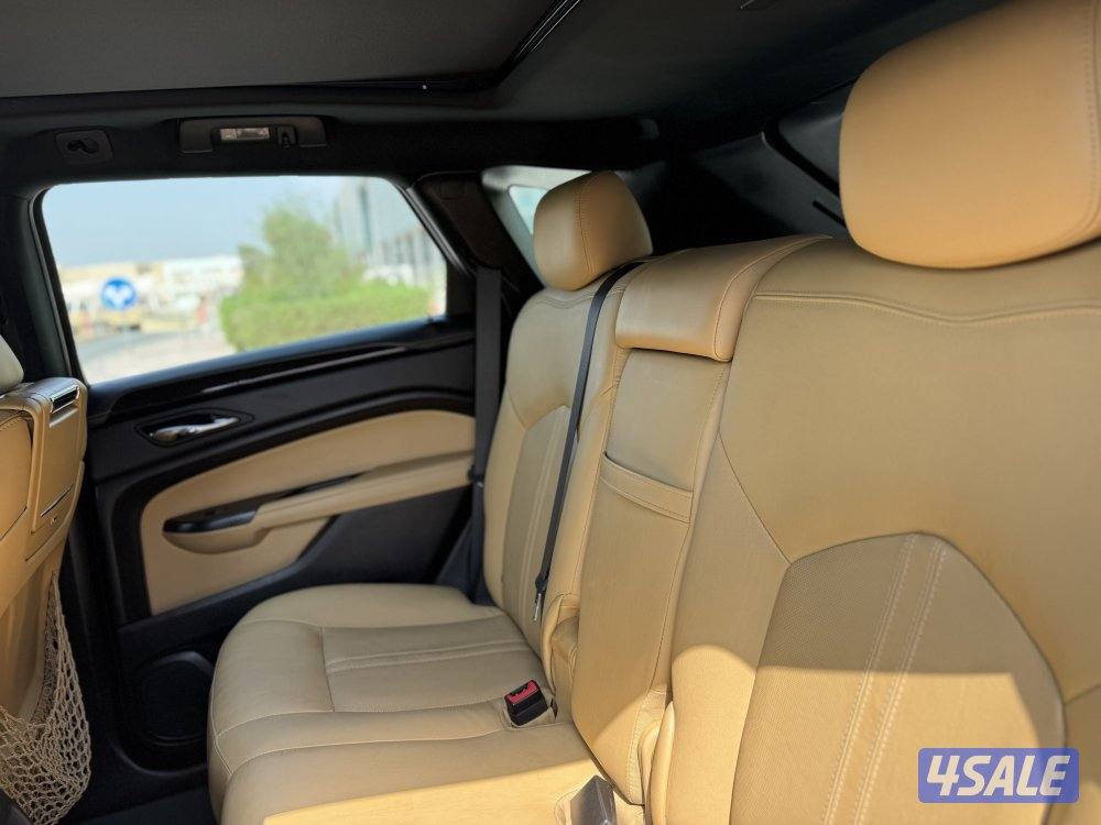 للبيع : جيب كاديلاك : موديل 20137