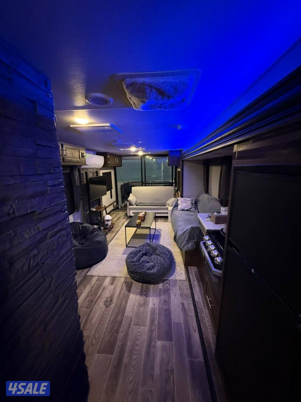 بيع او بدل كرفان ٣٦ قدم بلكونه مع وانيت HD1