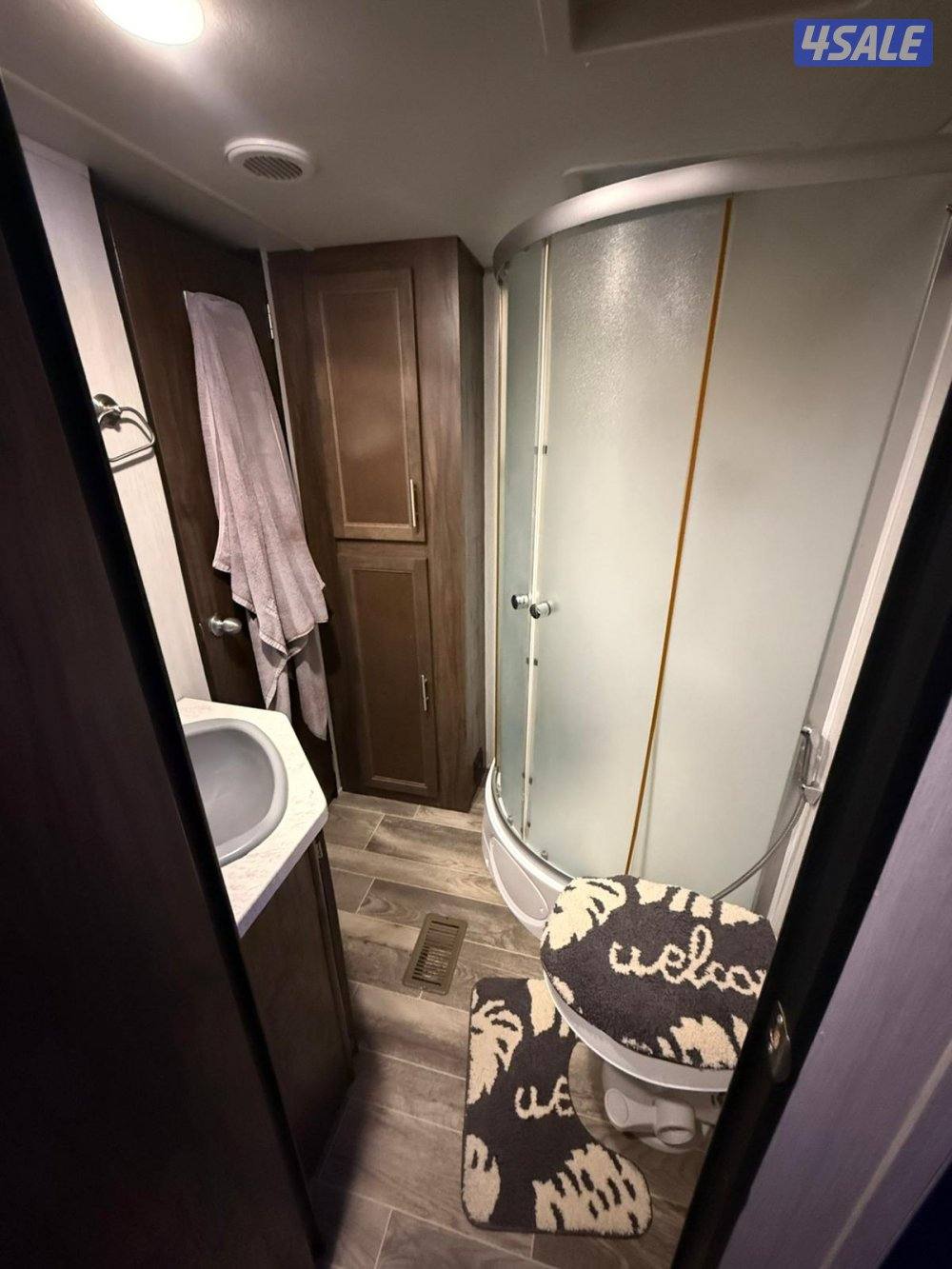 بيع او بدل كرفان ٣٦ قدم بلكونه مع وانيت HD10