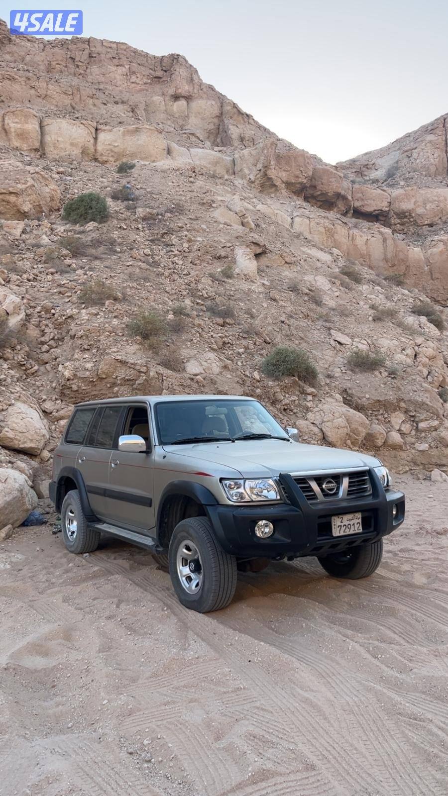 للبيع سفاري فتك 2003  منفوض الجيب فواتيره وياه يحتاجله ا3