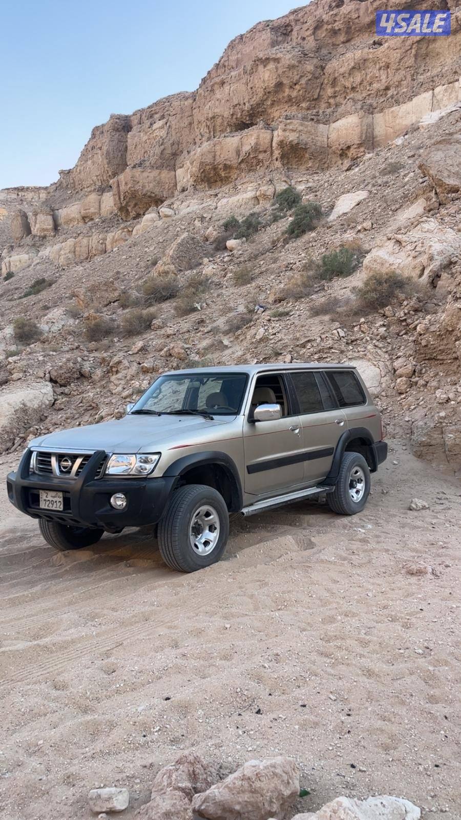 للبيع سفاري فتك 2003  منفوض الجيب فواتيره وياه يحتاجله ا6