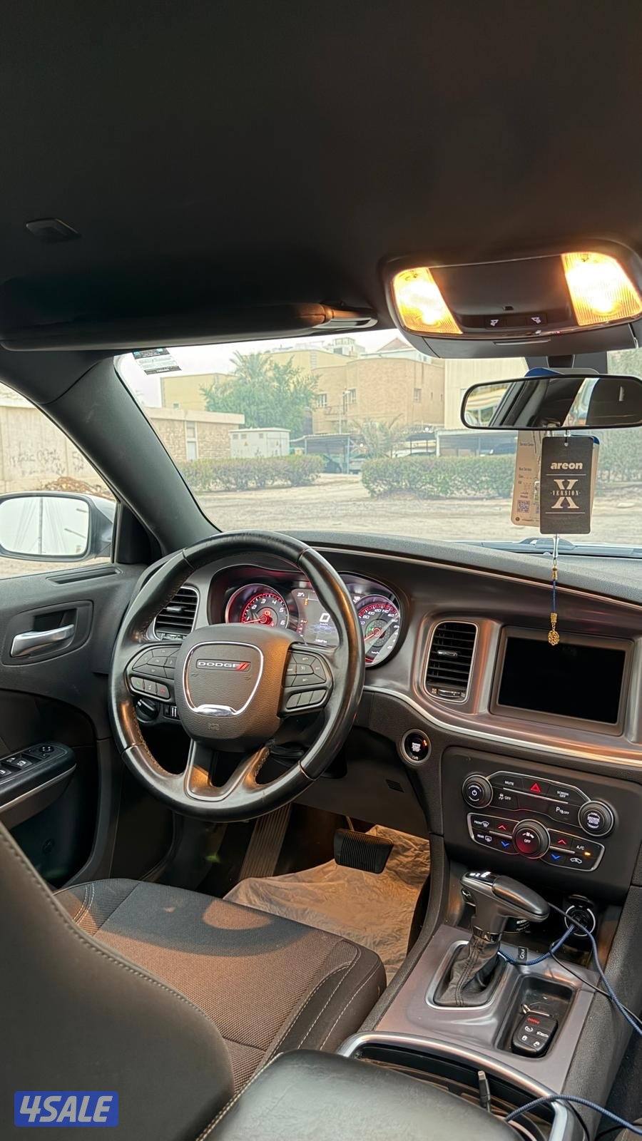 للبيع تشارجر ٢٠٢٠ ماشي ١١٥ الف1